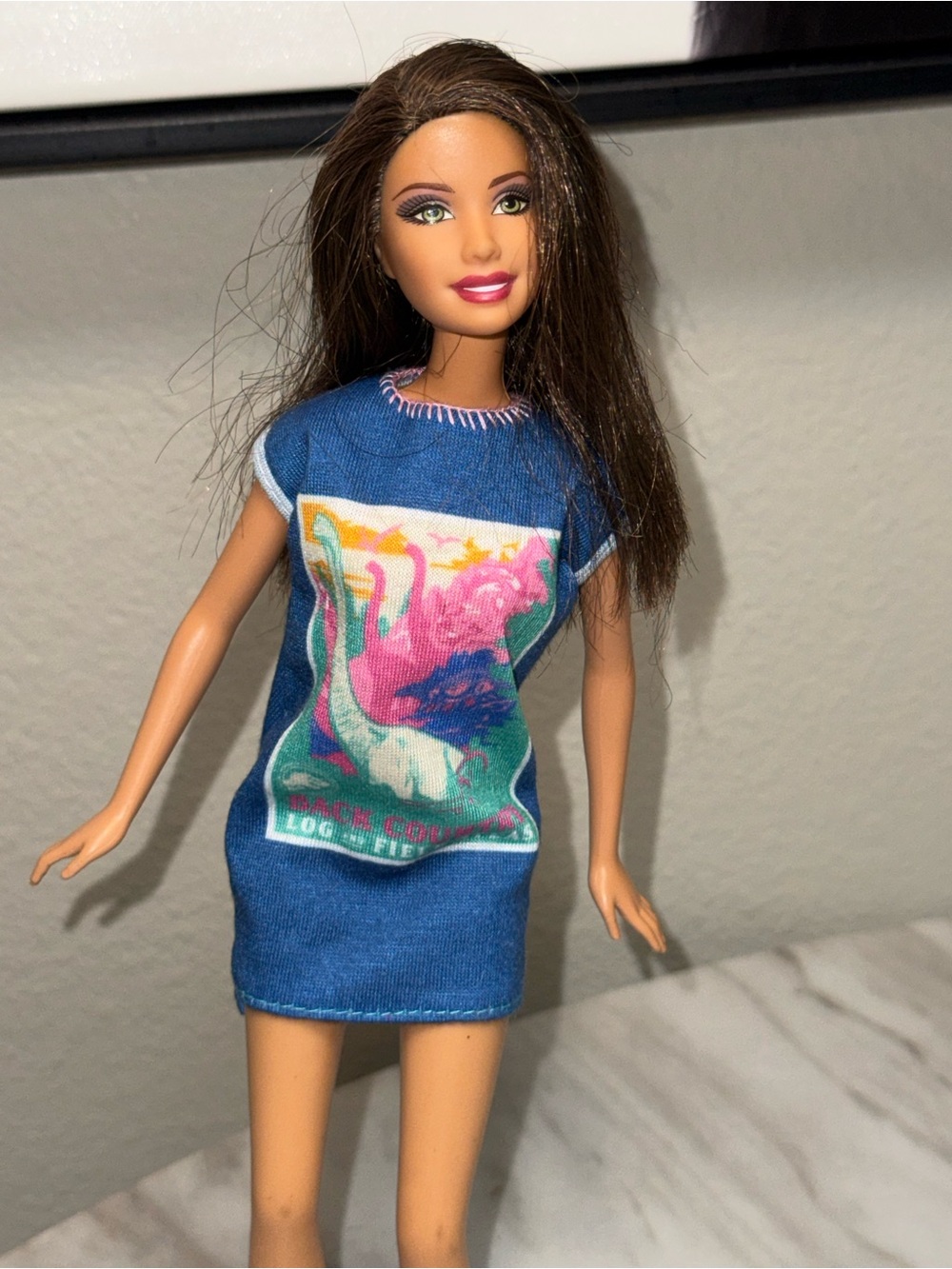 Barbie Mattel brunette plus size doll